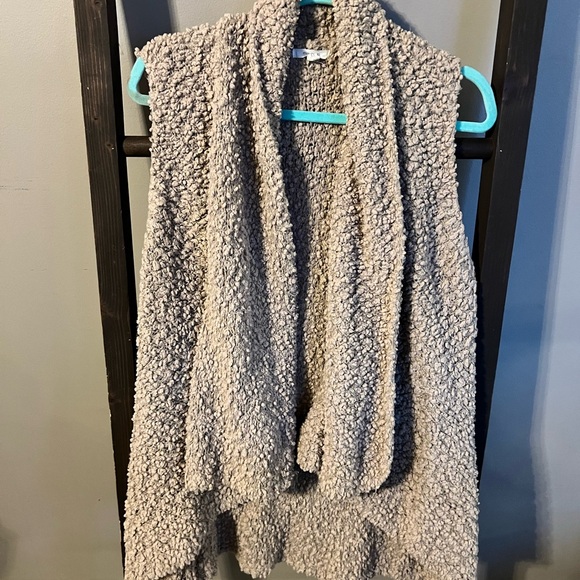 Blush color fuzzy vest. L/XL - Picture 1 of 2